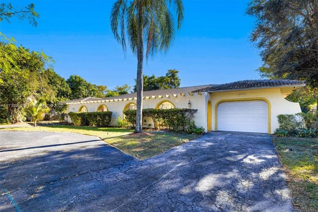 8406 NW 35th St, Coral Springs, FL 33065