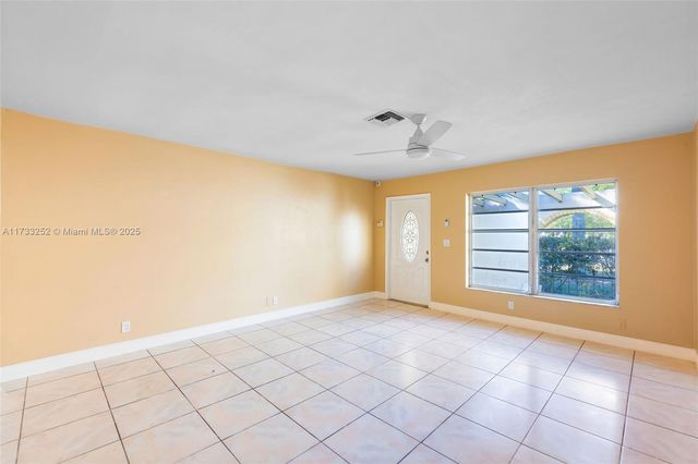 8406 NW 35th St, Coral Springs, FL 33065