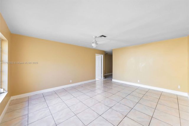 8406 NW 35th St, Coral Springs, FL 33065