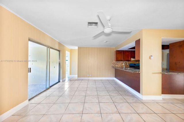 8406 NW 35th St, Coral Springs, FL 33065