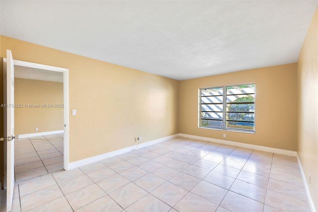 8406 NW 35th St, Coral Springs, FL 33065