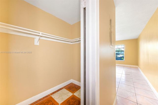 8406 NW 35th St, Coral Springs, FL 33065