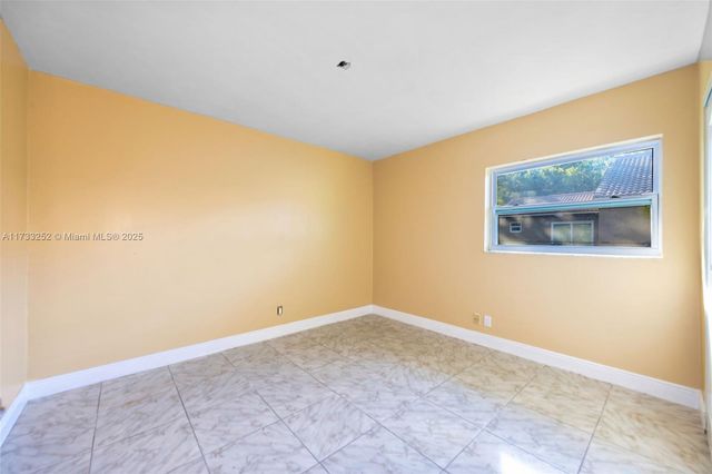 8406 NW 35th St, Coral Springs, FL 33065