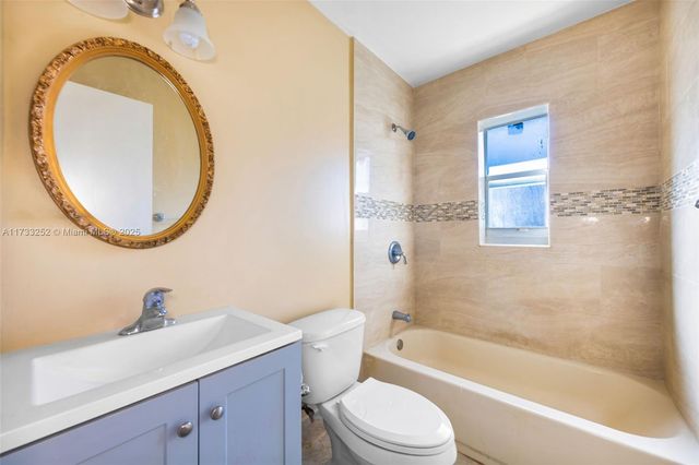 8406 NW 35th St, Coral Springs, FL 33065