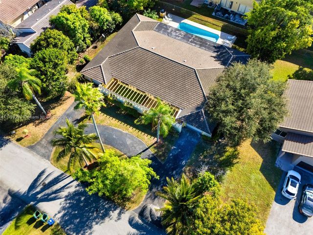 8406 NW 35th St, Coral Springs, FL 33065