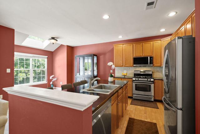 43258 SOMERSET HILLS TER, Ashburn, VA 20147