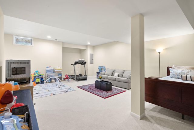 43258 SOMERSET HILLS TER, Ashburn, VA 20147
