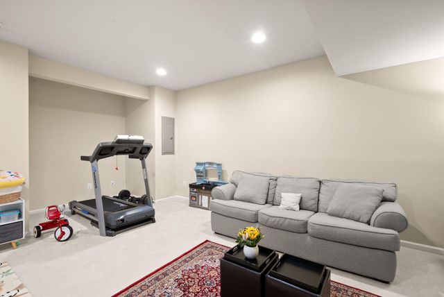 43258 SOMERSET HILLS TER, Ashburn, VA 20147