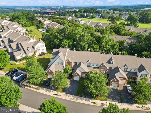 43258 SOMERSET HILLS TER, Ashburn, VA 20147