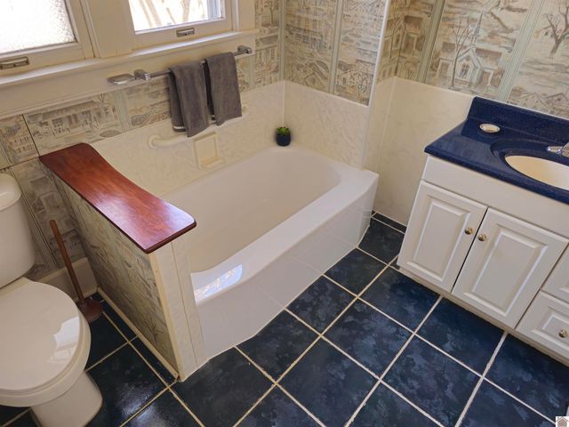 1103 Main St., Murray, KY 42071