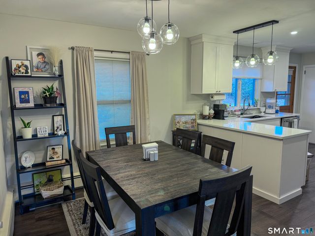 10 Cedar Street, Danbury, CT 06811