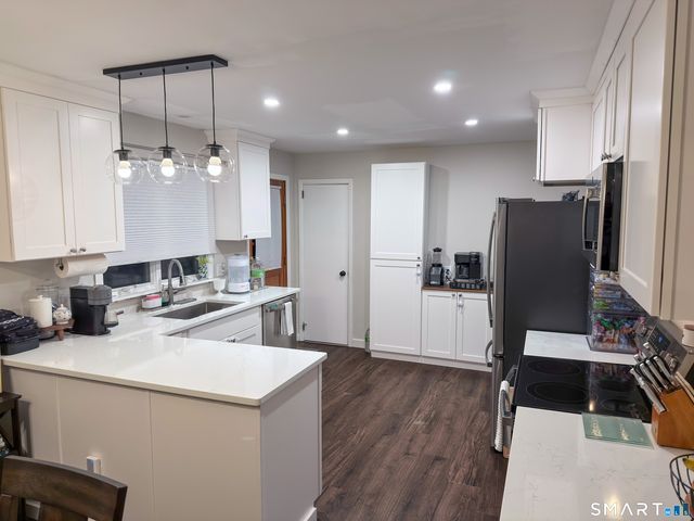 10 Cedar Street, Danbury, CT 06811