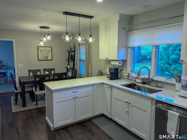 10 Cedar Street, Danbury, CT 06811