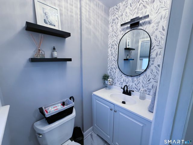 10 Cedar Street, Danbury, CT 06811