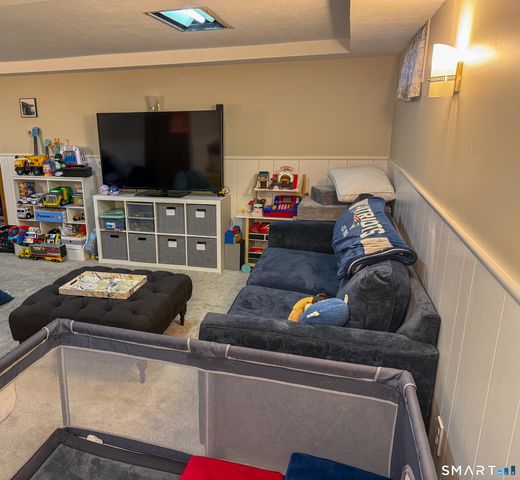 10 Cedar Street, Danbury, CT 06811