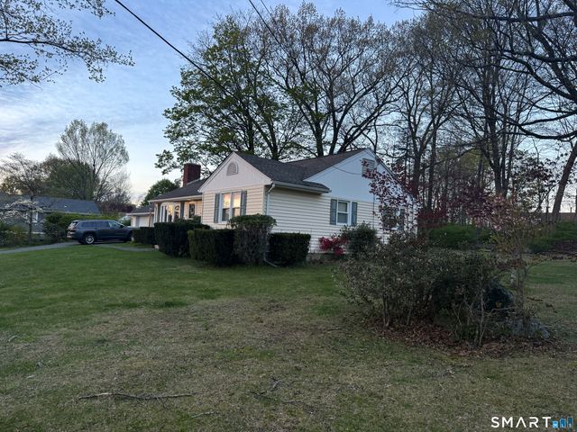 10 Cedar Street, Danbury, CT 06811