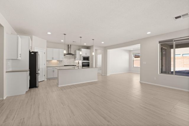 6037 Nauman Drive SE, Albuquerque, NM 87106