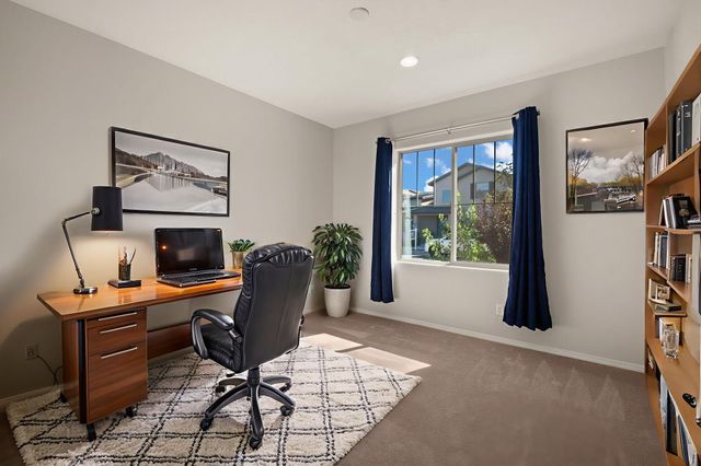 6037 Nauman Drive SE, Albuquerque, NM 87106