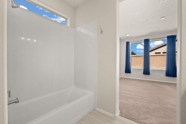 6037 Nauman Drive SE, Albuquerque, NM 87106