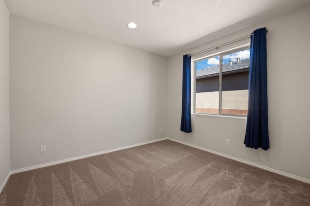 6037 Nauman Drive SE, Albuquerque, NM 87106