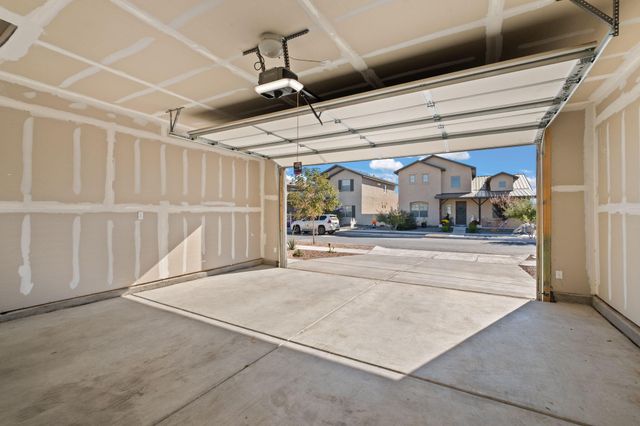 6037 Nauman Drive SE, Albuquerque, NM 87106