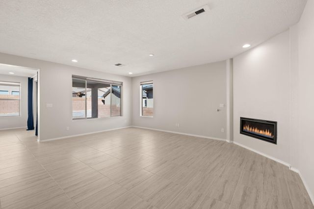6037 Nauman Drive SE, Albuquerque, NM 87106