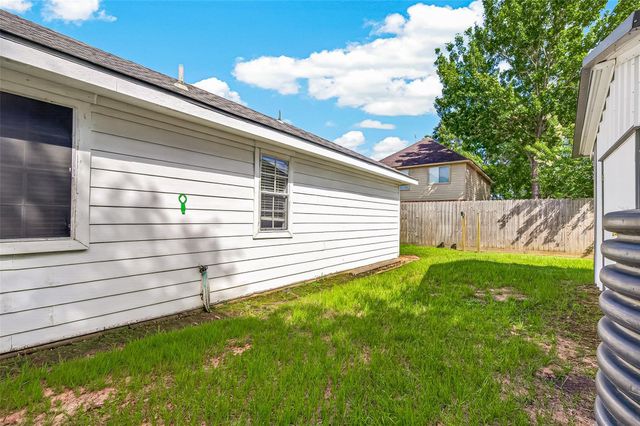 12007 Viola Court, Pinehurst, TX 77362