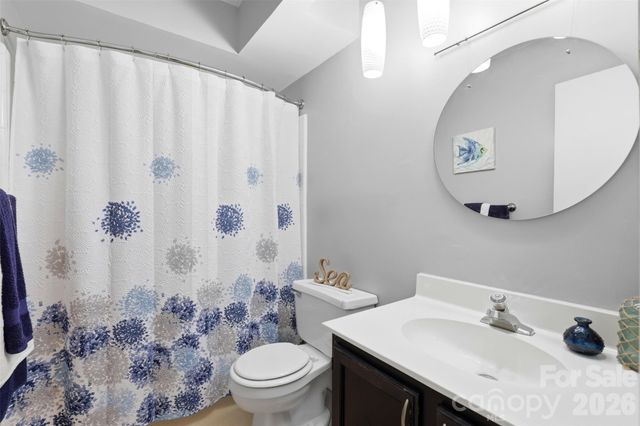 910 Sardis Cove Drive, Charlotte, NC 28270