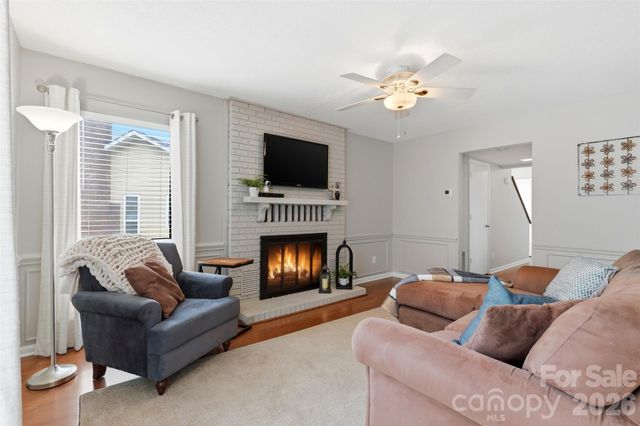 910 Sardis Cove Drive, Charlotte, NC 28270