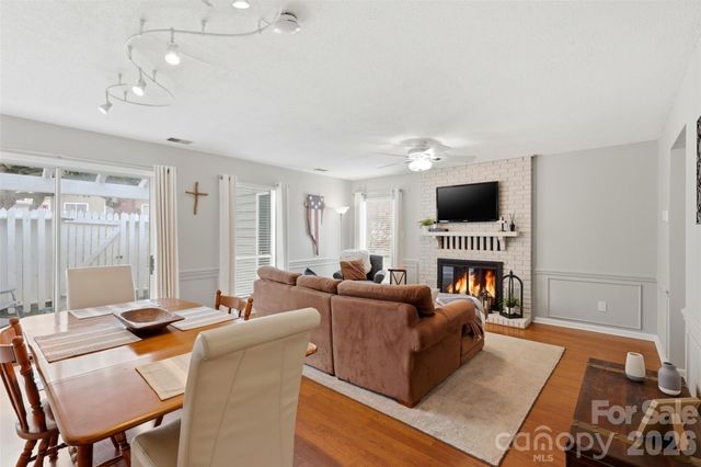 910 Sardis Cove Drive, Charlotte, NC 28270