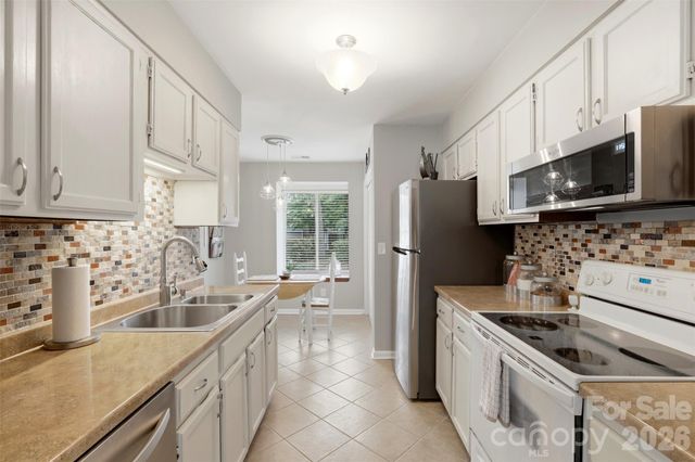 910 Sardis Cove Drive, Charlotte, NC 28270