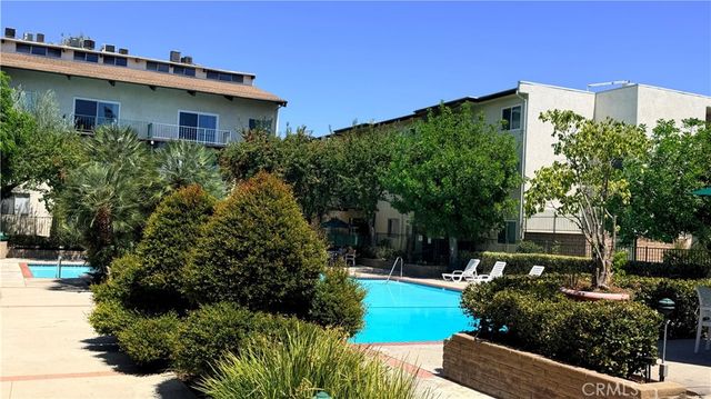 5460 White Oak No. D312, Los Angeles, CA 91316