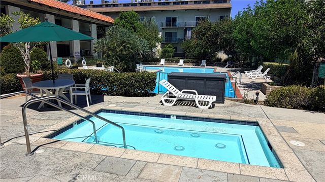 5460 White Oak No. D312, Los Angeles, CA 91316