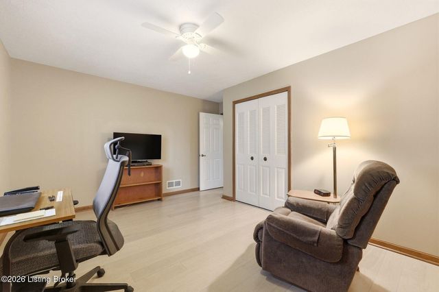 1703 Timber Trace, Louisville, KY 40214