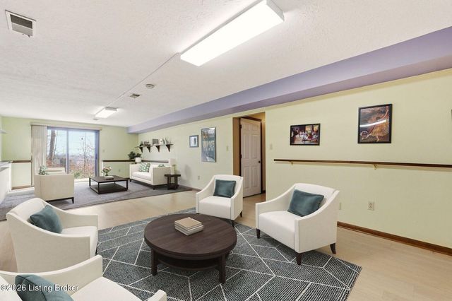 1703 Timber Trace, Louisville, KY 40214