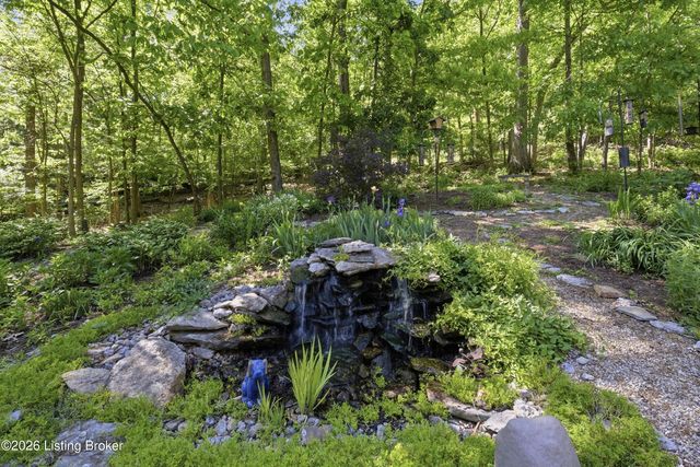 1703 Timber Trace, Louisville, KY 40214