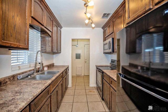 1716 S 8 Ave, Yuma, AZ 85364