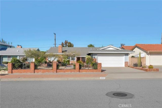 2225 E Quincy, Orange, CA 92867