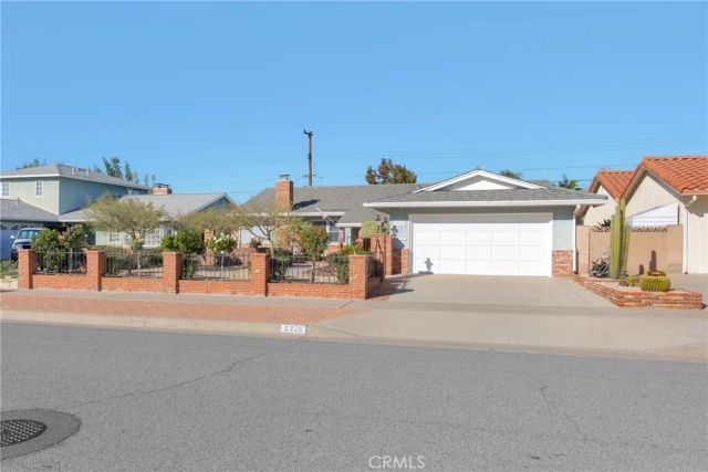 2225 E Quincy, Orange, CA 92867