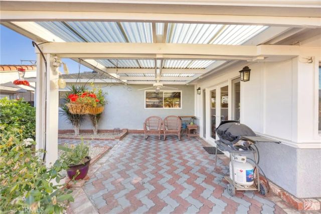 2225 E Quincy, Orange, CA 92867