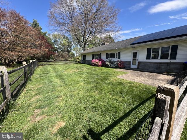 721 HILLCREST DR, Atglen, PA 19310