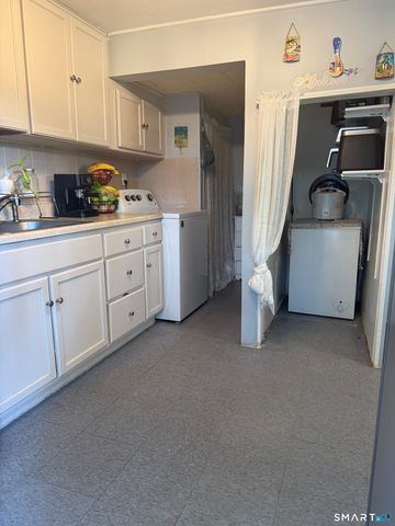 70 Fisher Court, Stratford, CT 06614