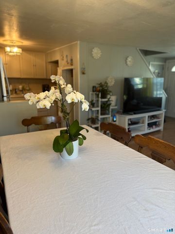 70 Fisher Court, Stratford, CT 06614