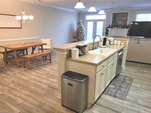 512 Fieldstone Glen WAY, Virginia Beach, VA 23454