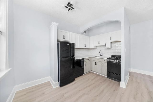 5135 S blackstone Avenue 206, Chicago, IL 60615