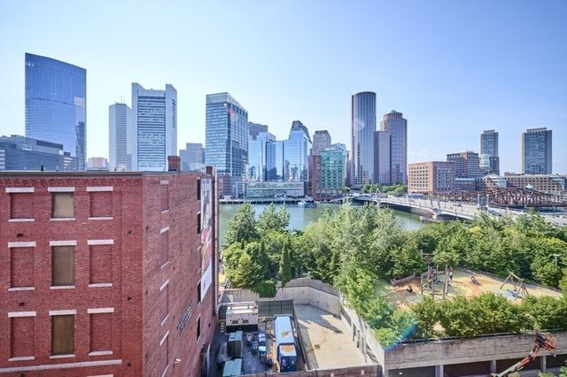 33 Sleeper Street 603, Boston, MA 02210