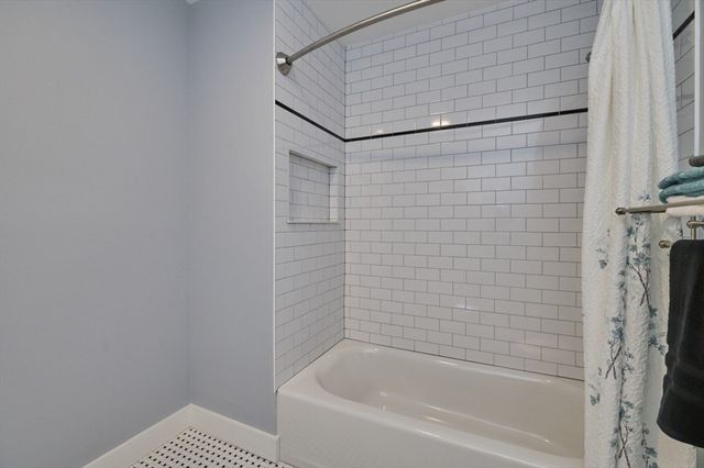 33 Sleeper Street 603, Boston, MA 02210
