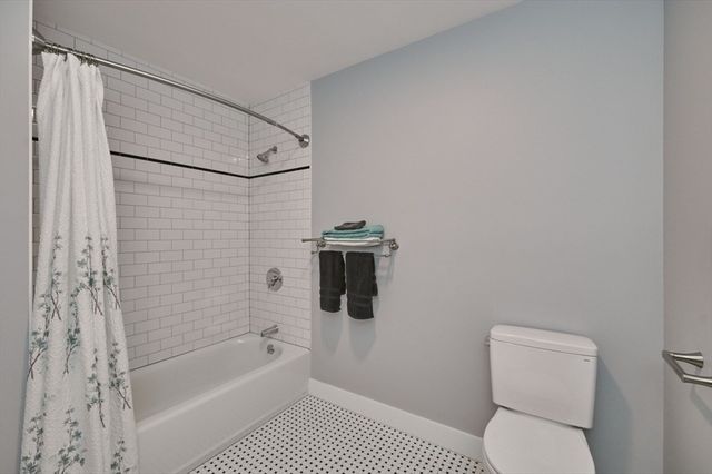 33 Sleeper Street 603, Boston, MA 02210