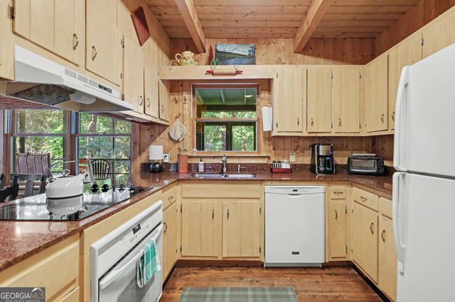 486 Barn Inn Road, Lakemont, GA 30552
