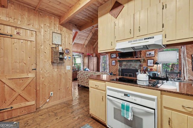 486 Barn Inn Road, Lakemont, GA 30552